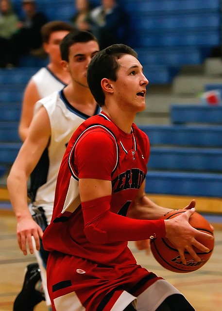 Dribbling In Circles? Use These Tips To Improve Your Basketball Skills!